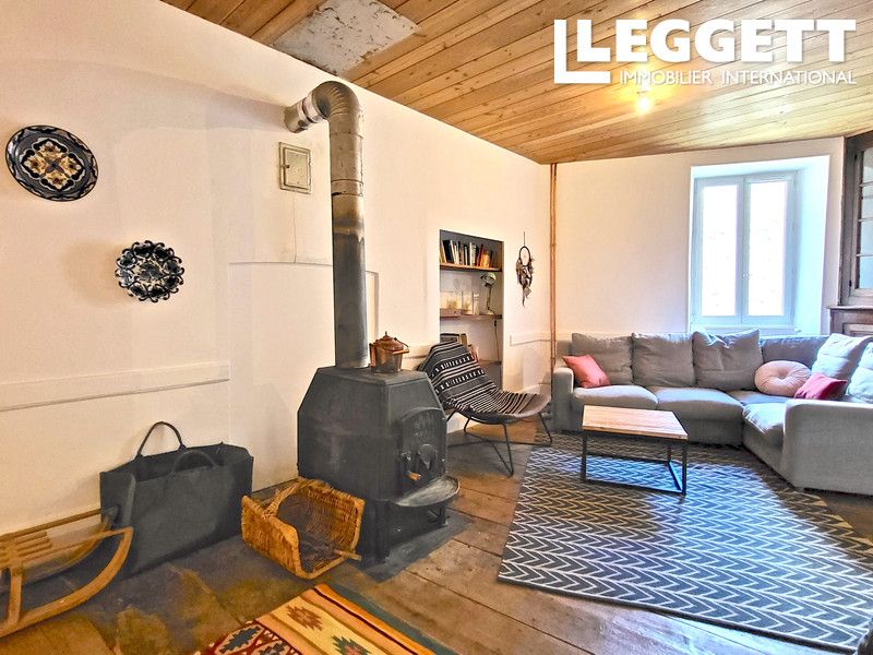 Property photo 2 of 10