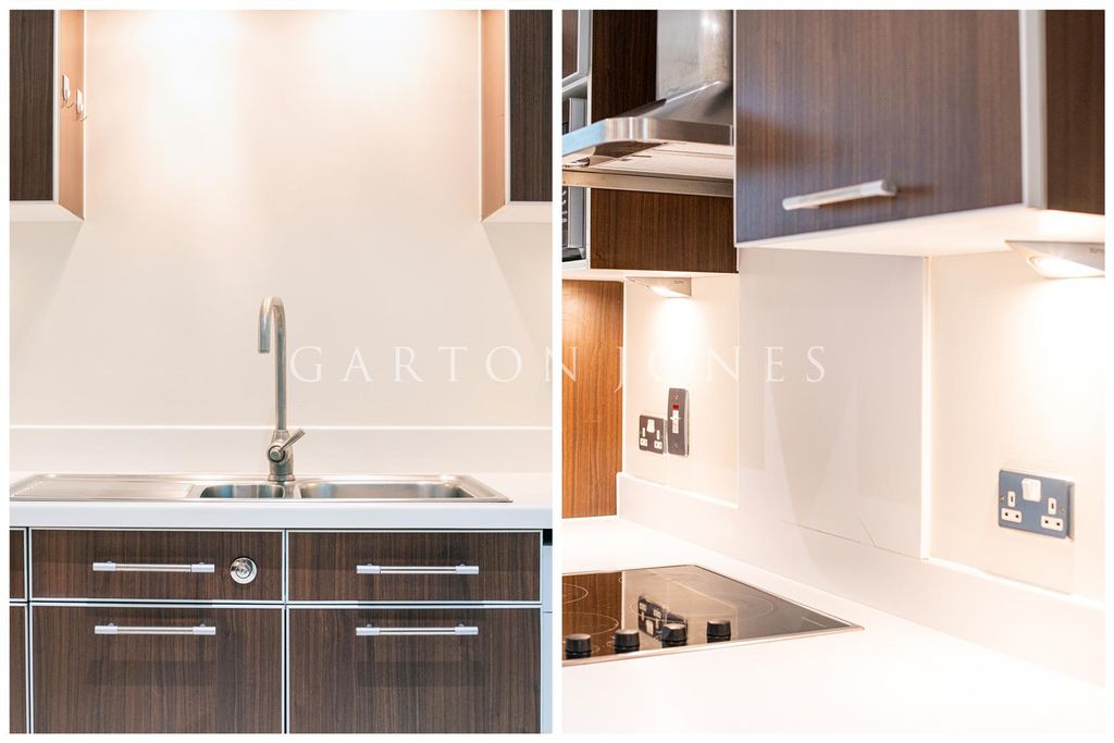 Property photo 3 of 14 Reception/Kitchen