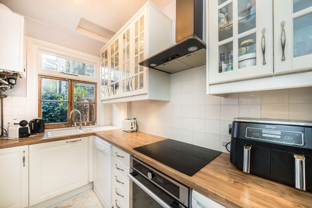 Property photo 3 of 8