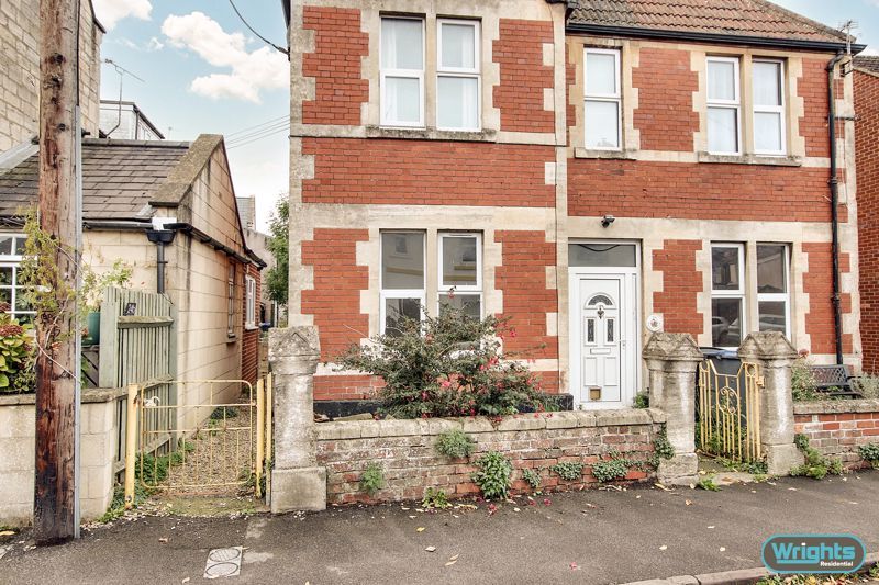 Property photo 1 of 9 Photo 2