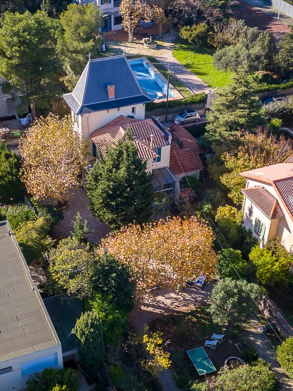 Property photo 2 of 25