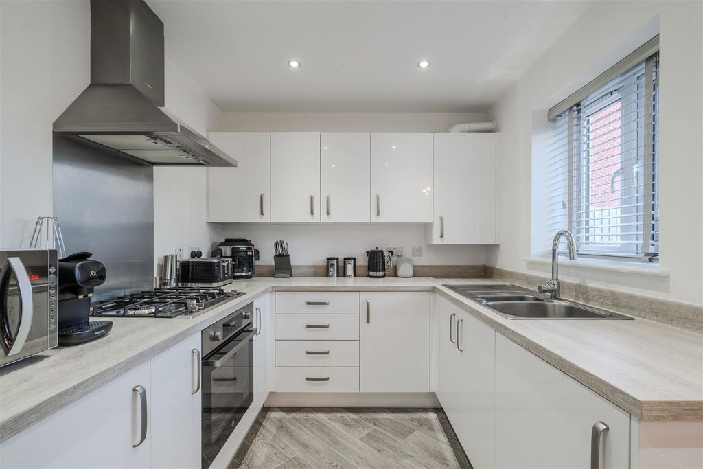 Property photo 2 of 28 Kitchen-Diner.Jpg