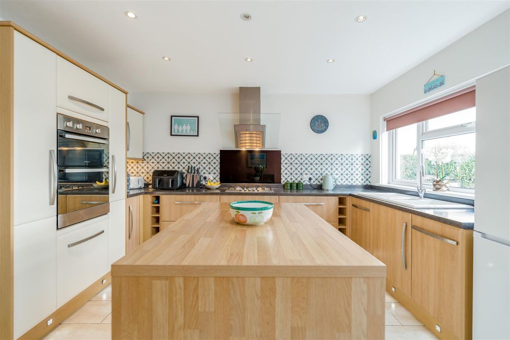 Property photo 2 of 34 21_Broomlea_Kelso-4.Jpg
