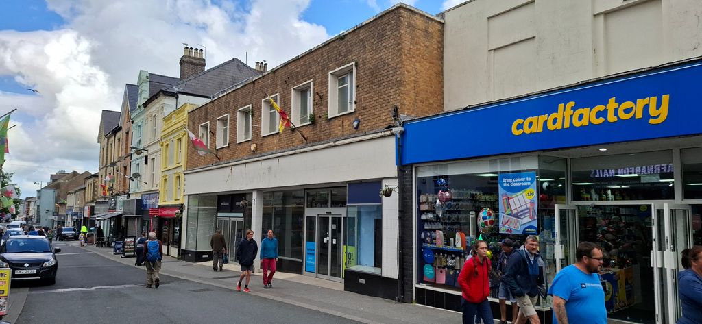 Property photo 2 of 6