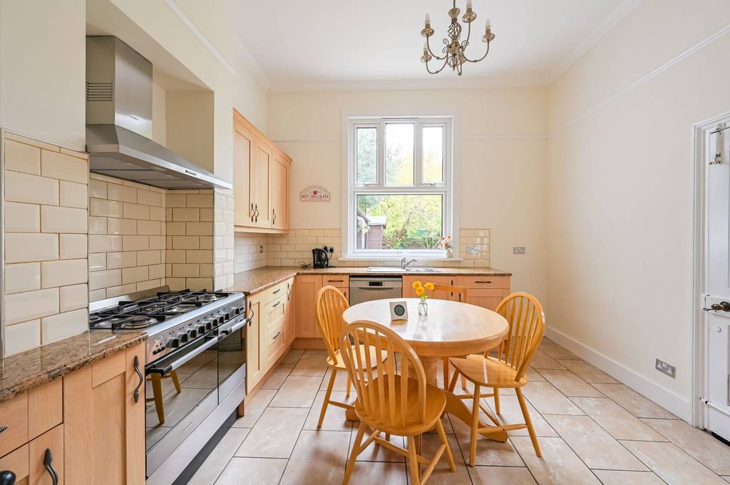 Property photo 2 of 38