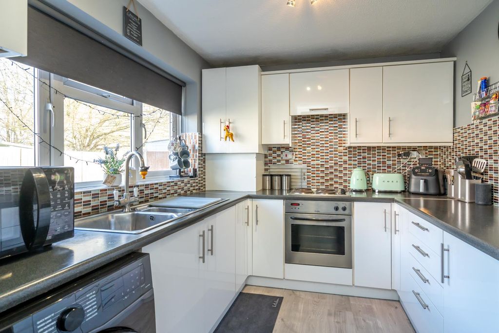 Property photo 3 of 15 Kitchen.Jpg