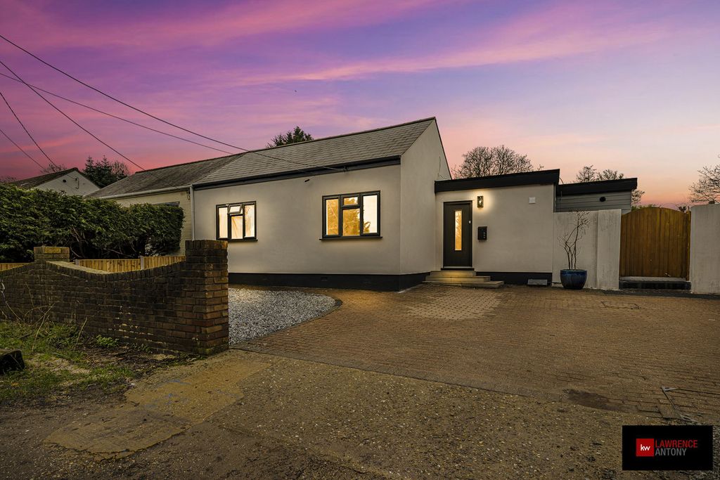 Property photo 1 of 28