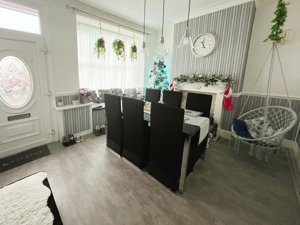 Property photo 3 of 12 Dining Room