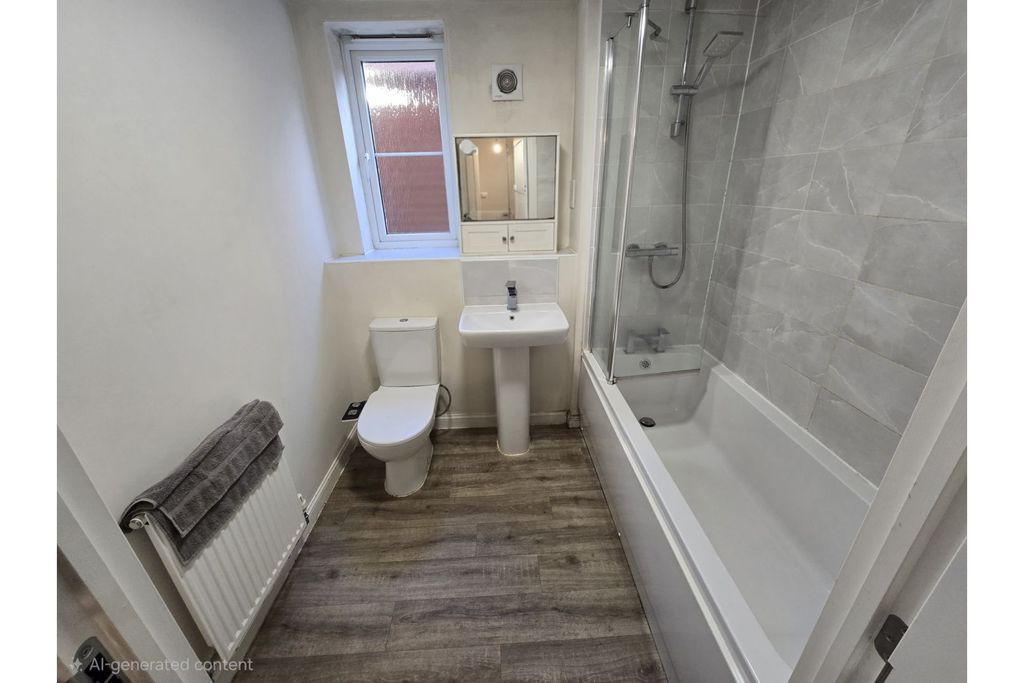 Property photo 2 of 10 Bathroom