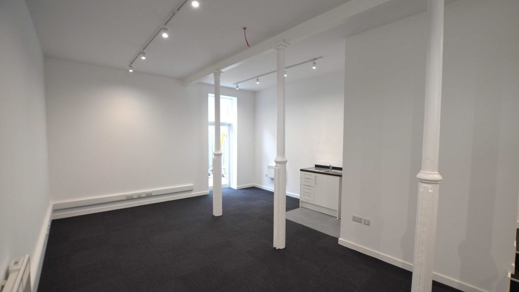 Property photo 2 of 6 Allied-Surveyors-Scotland-1 Quayside Street, Edinb