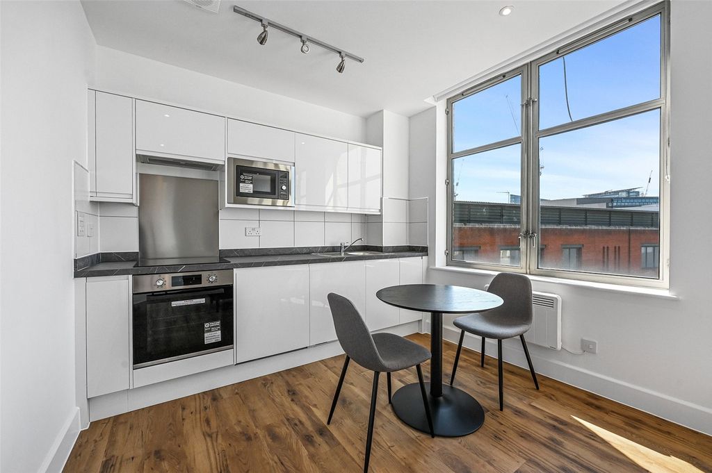 Property photo 2 of 9 Reception/ Kitchen