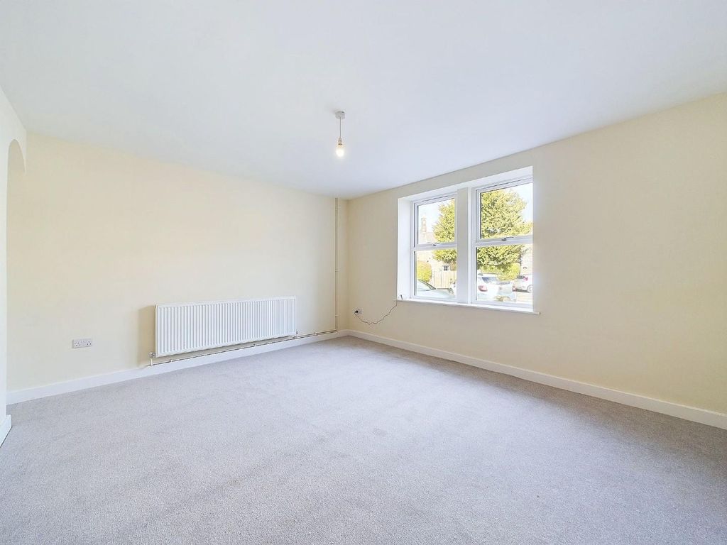 Property photo 3 of 20 Cam03810G0-Pr0205-Still006.Jpg