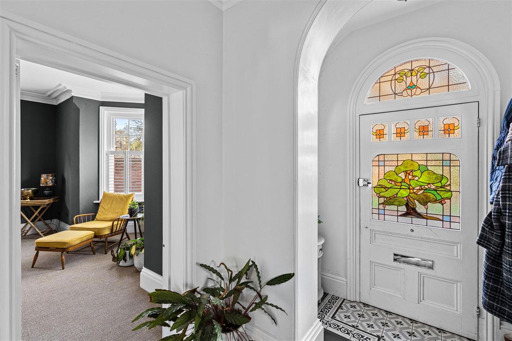 Property photo 3 of 21