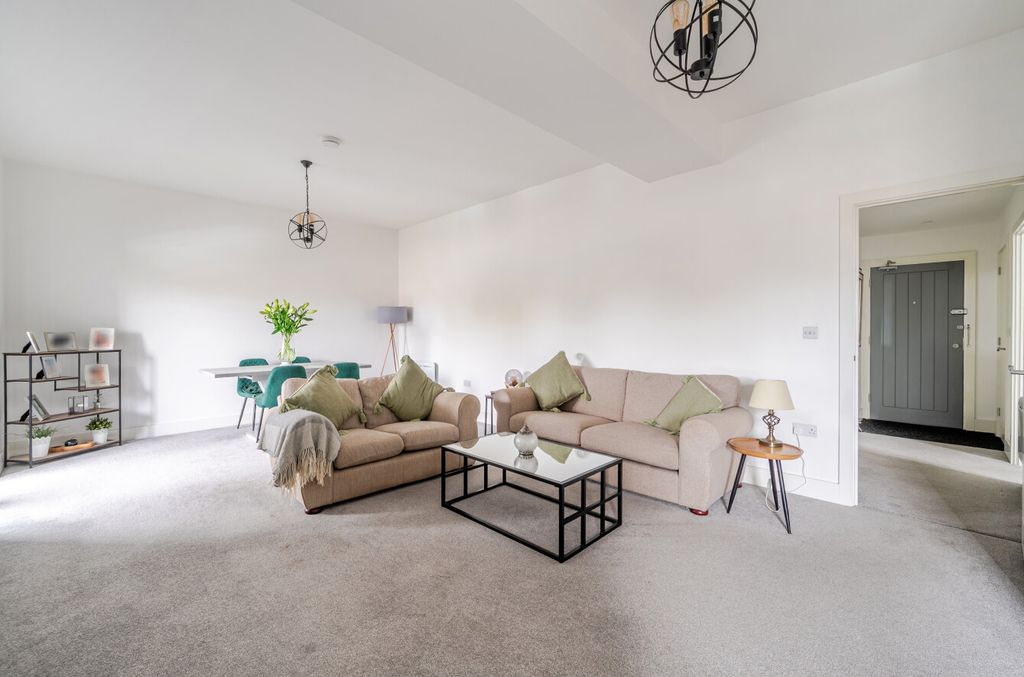 Property photo 3 of 14 1534637-17-1A120c...