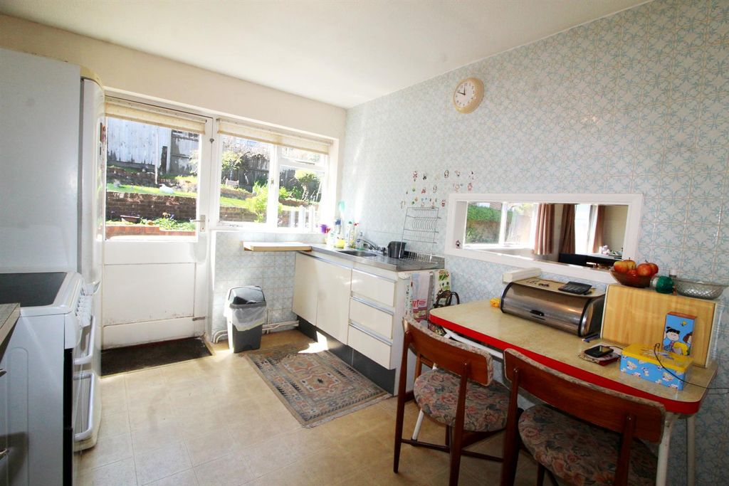 Property photo 3 of 12 Kitchen 2 E.Jpg