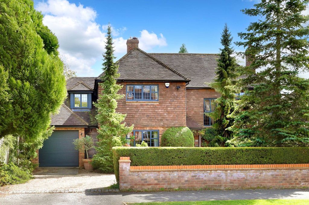 6 bed detached house for saleHogback Wood Road, Beaconsfield, Buckinghamshire HP9