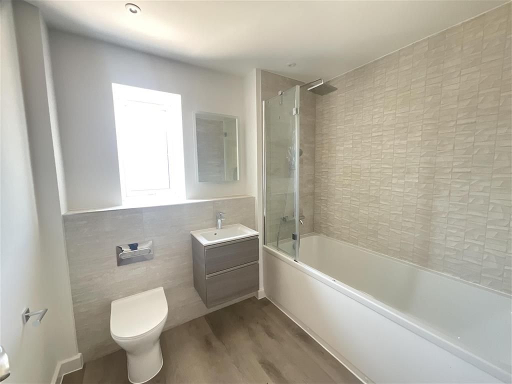 Property photo 3 of 7 Bathroom