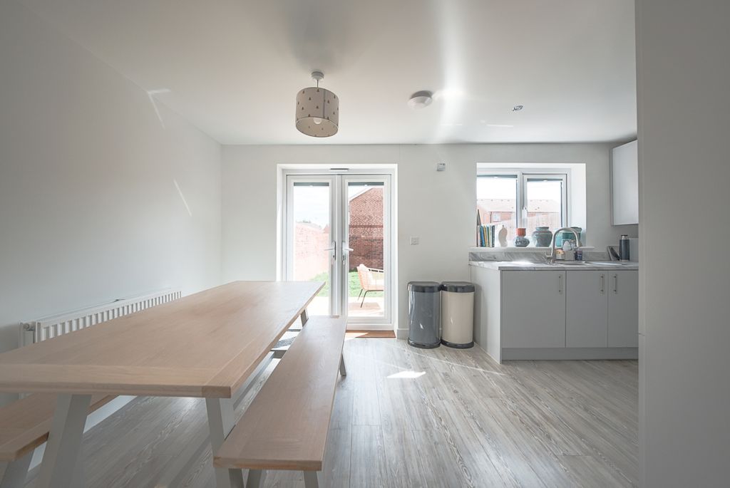 Property photo 2 of 16 Xt5A1979-Hdr(3)