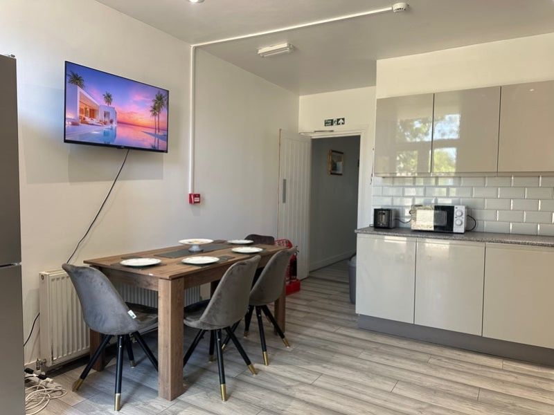 Property photo 3 of 5 99866835