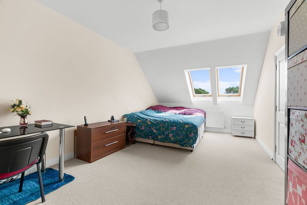 Property photo 3 of 23