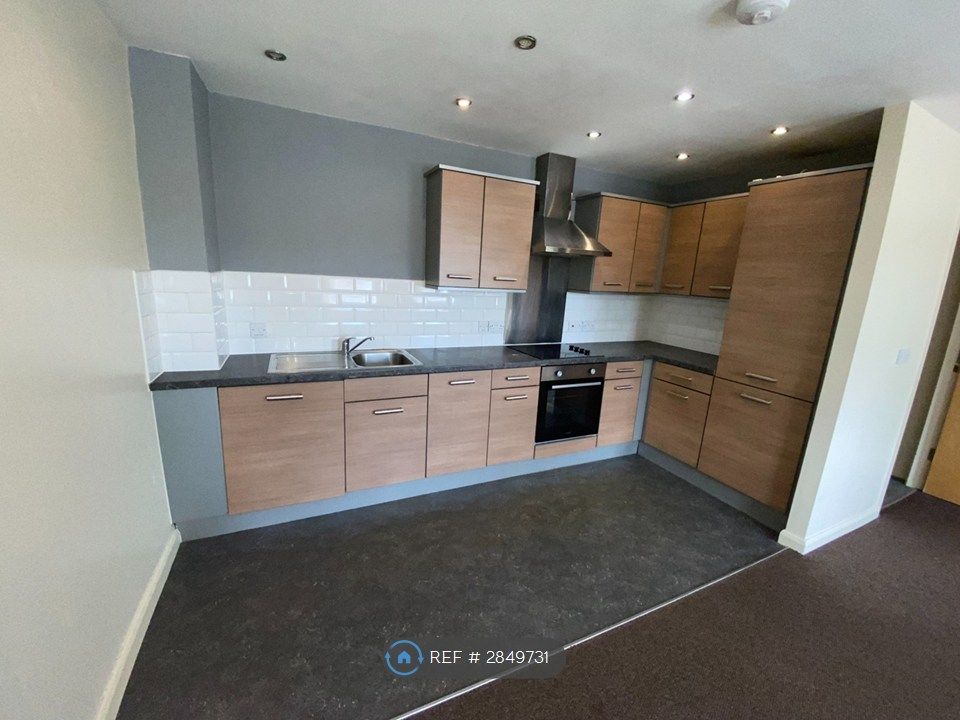 Property photo 2 of 6 Kitchen