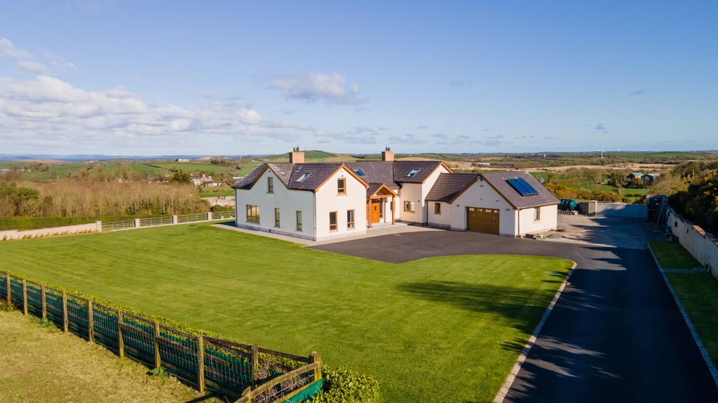 Property photo 2 of 69 008