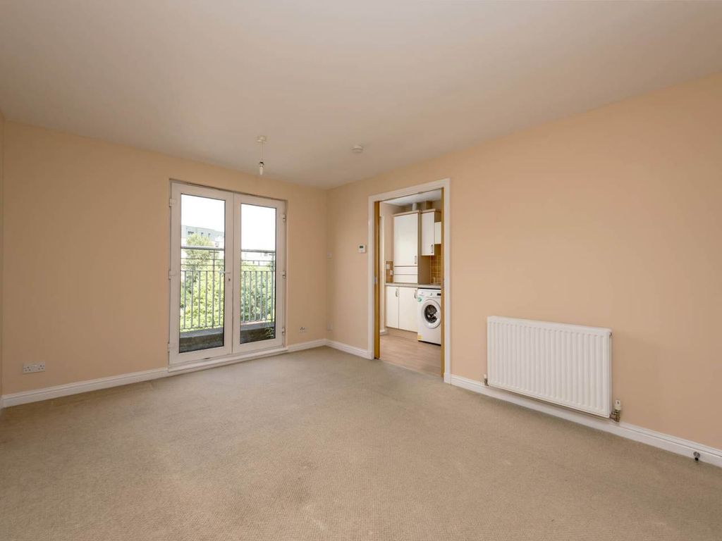 Property photo 3 of 16 75537_Tytler_Court-005
