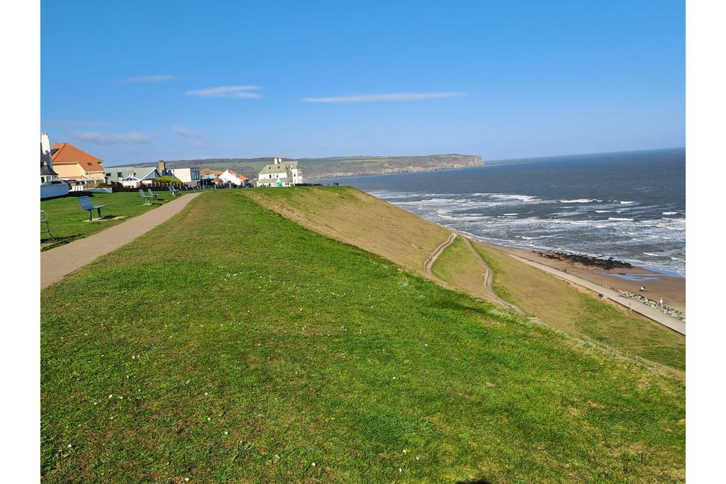 Property photo 2 of 25