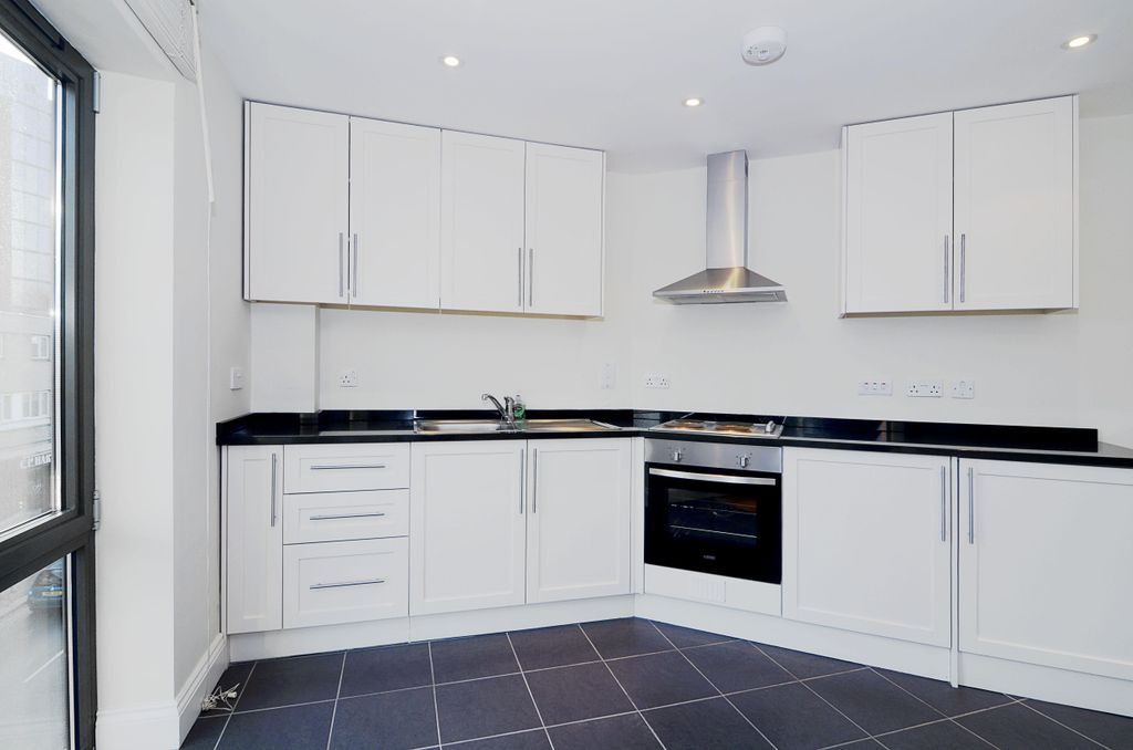 Property photo 2 of 8 Kitchen