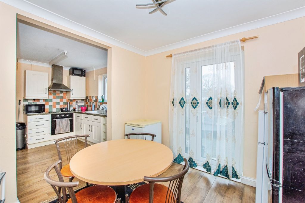 Property photo 3 of 12