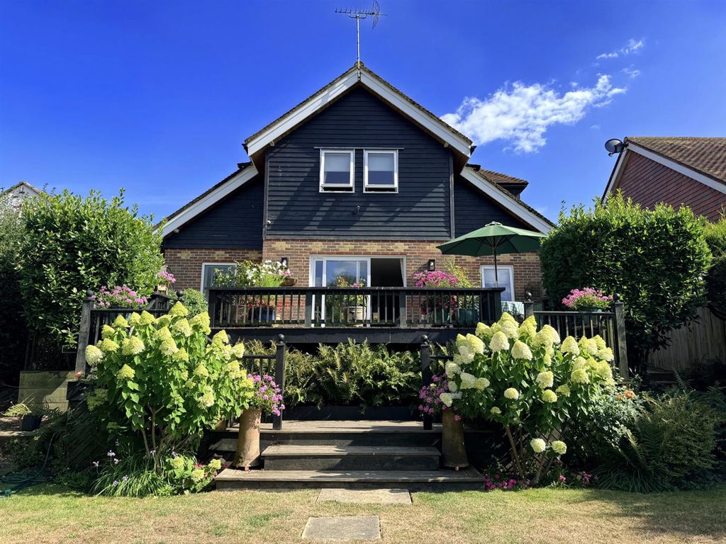 Property photo 1 of 40