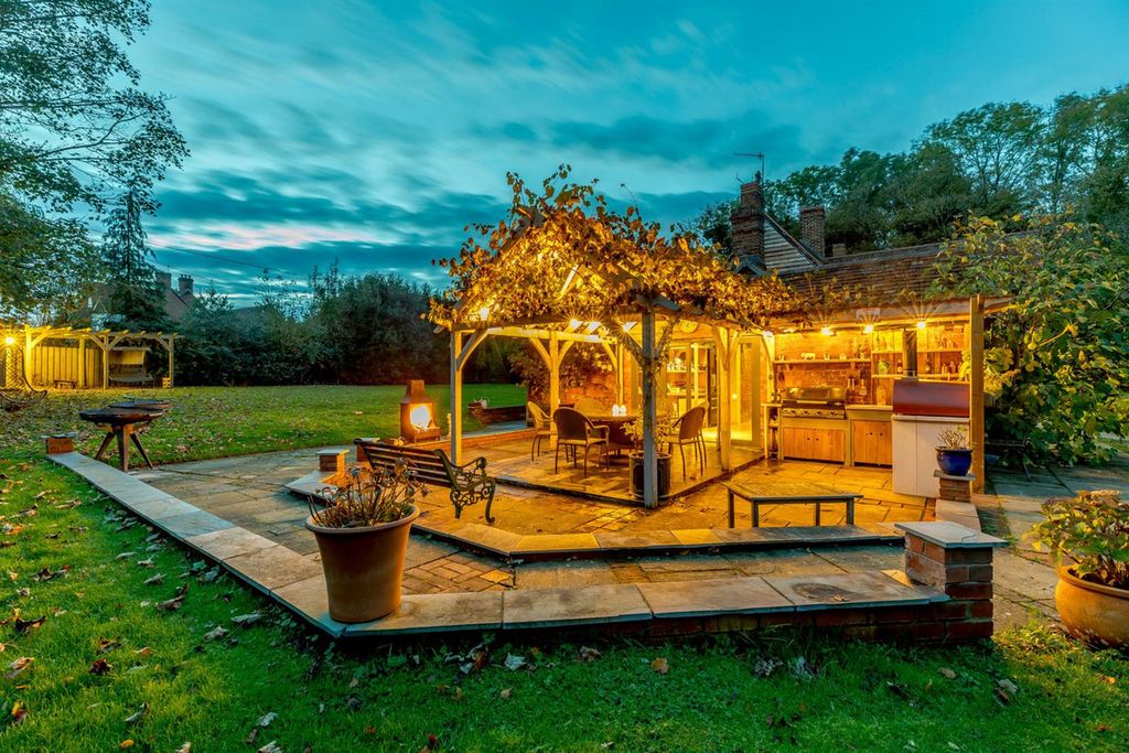 Property photo 3 of 35