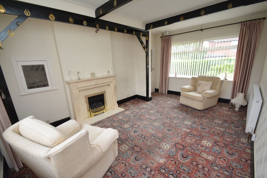 Property photo 2 of 13 Lounge