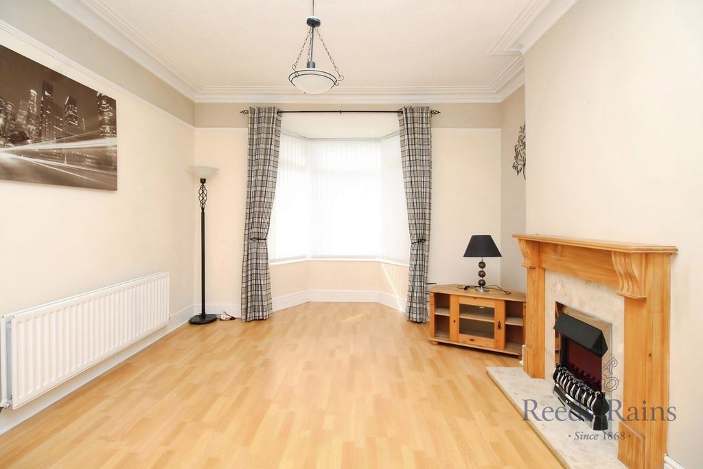Property photo 2 of 7 Pbox-Img.Jpg