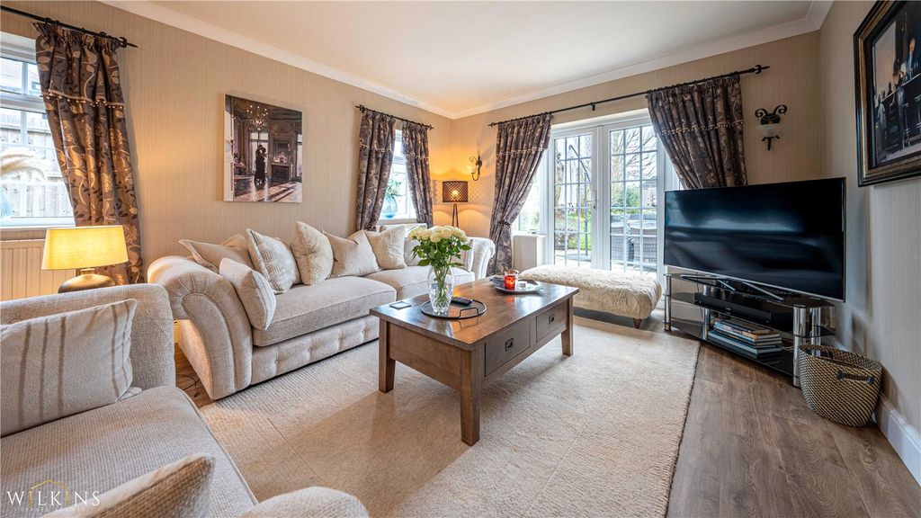 Property photo 3 of 37 Picture No. 28