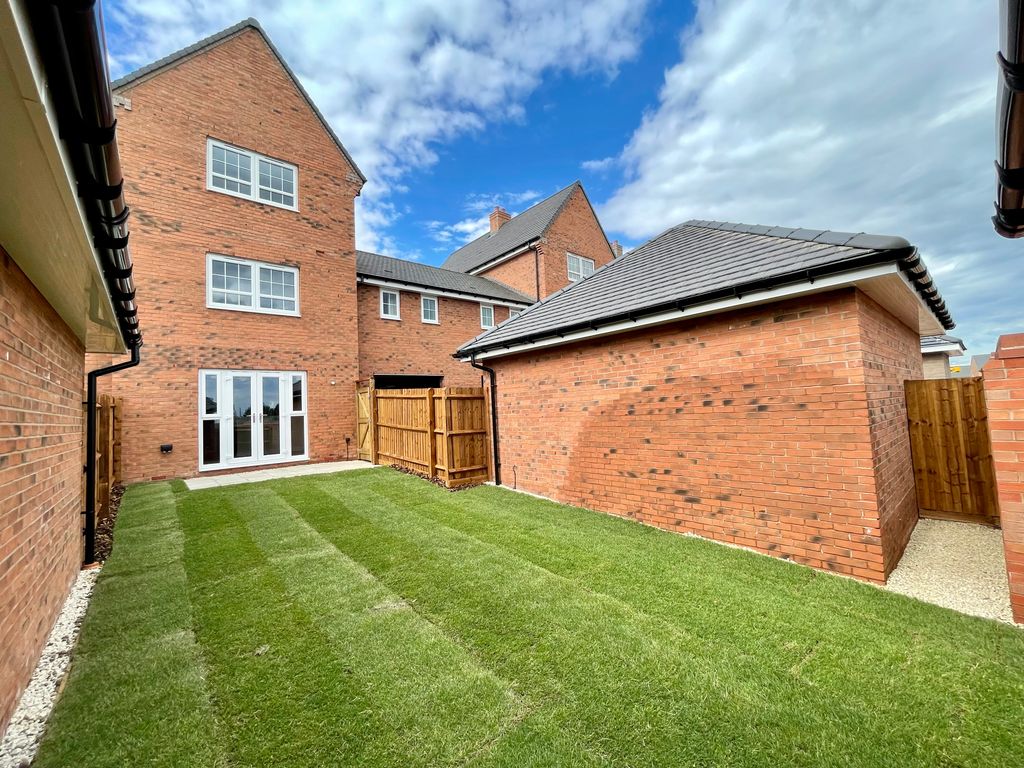 Property photo 2 of 14