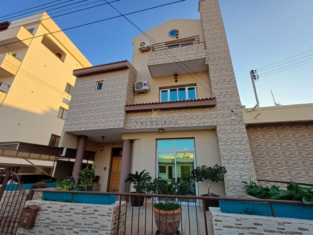 Property photo 1 of 38