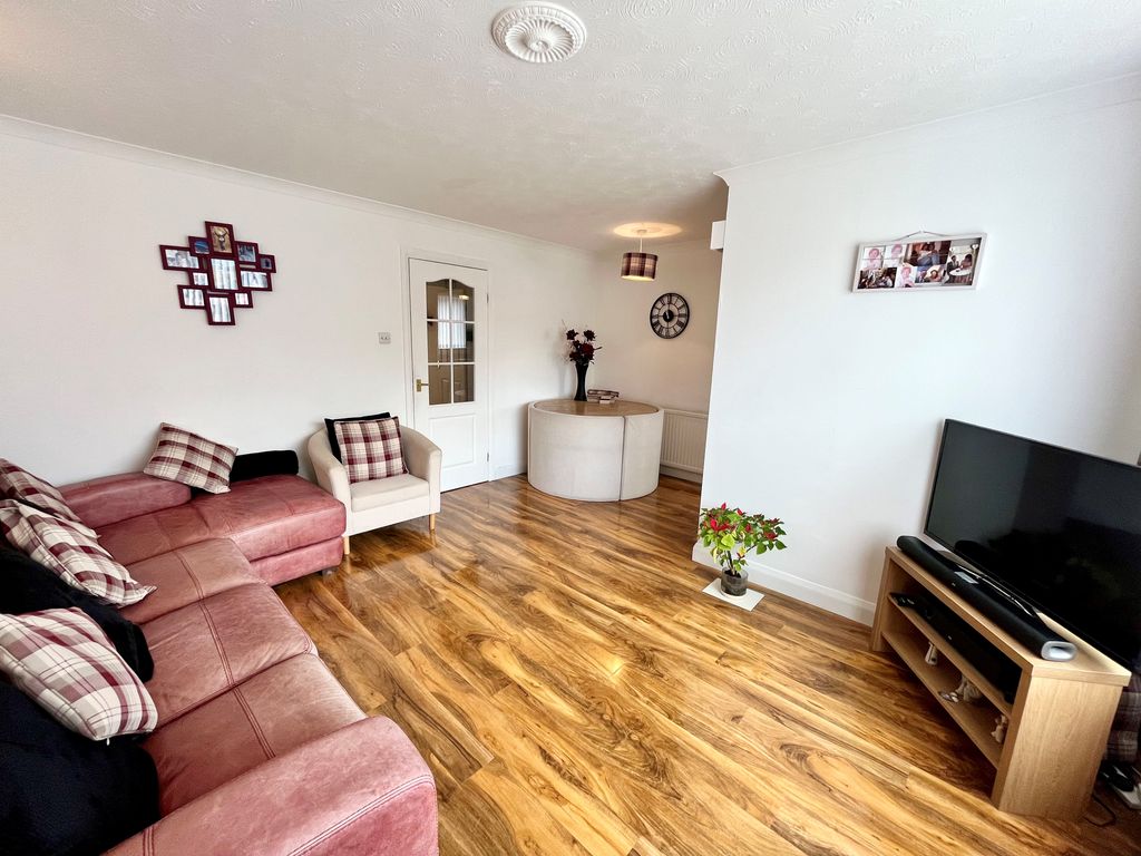 Property photo 3 of 23