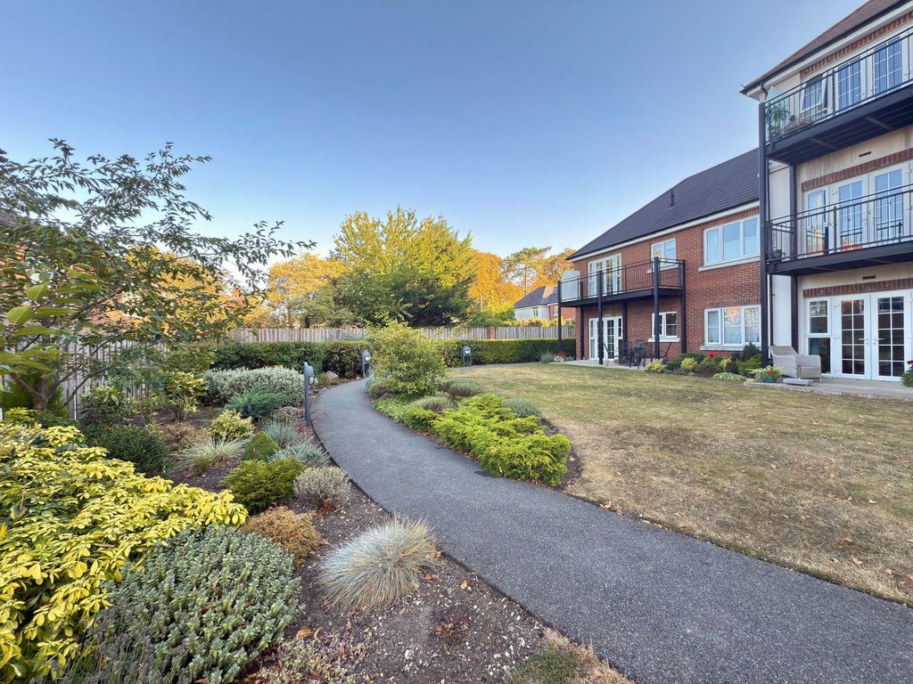 Property photo 1 of 28