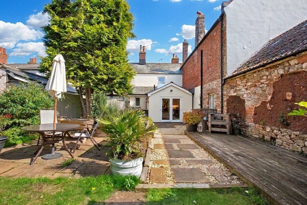 Property photo 1 of 24