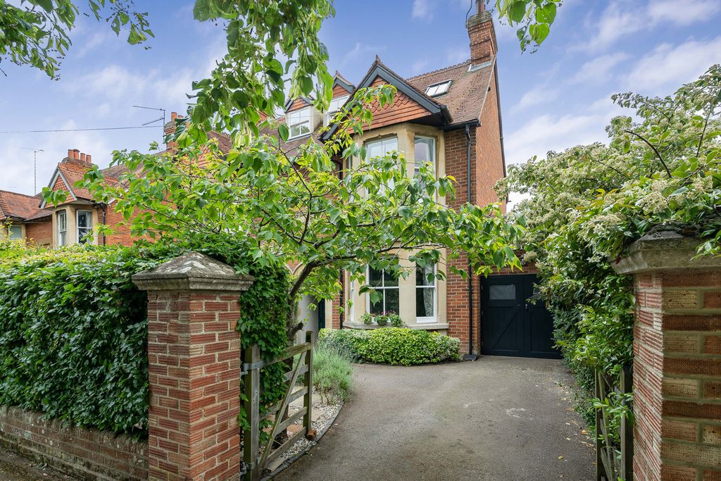 Property photo 1 of 30