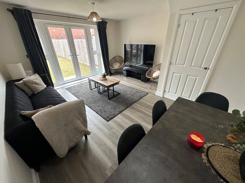 Property photo 2 of 15 3543804