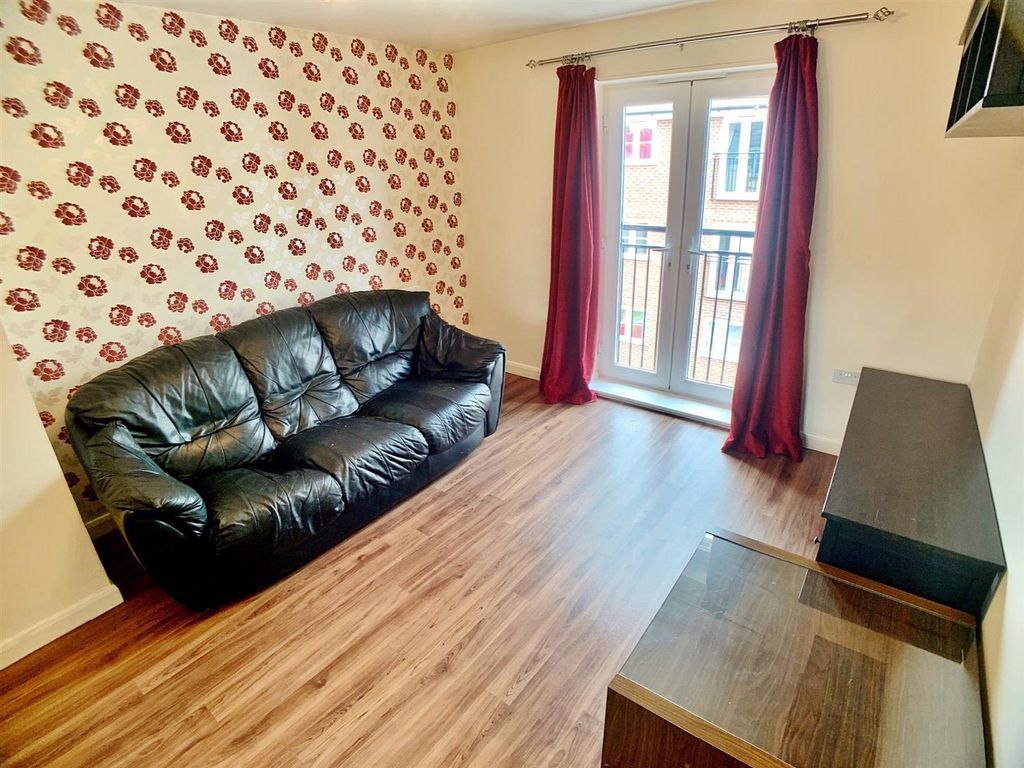 Property photo 2 of 10