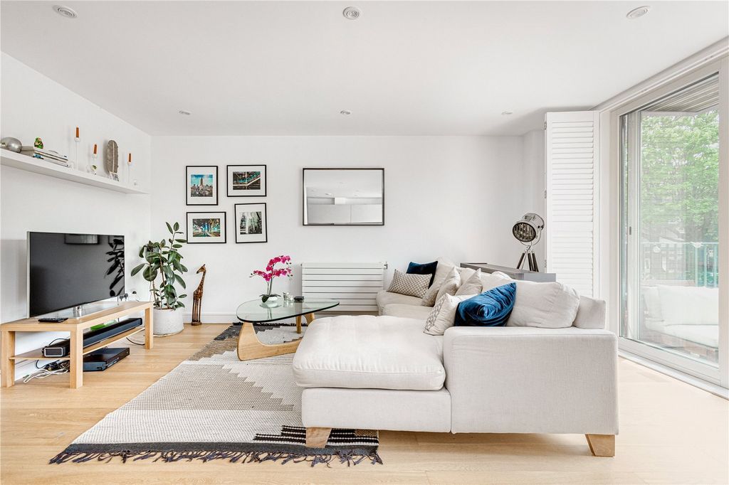 Property photo 3 of 9