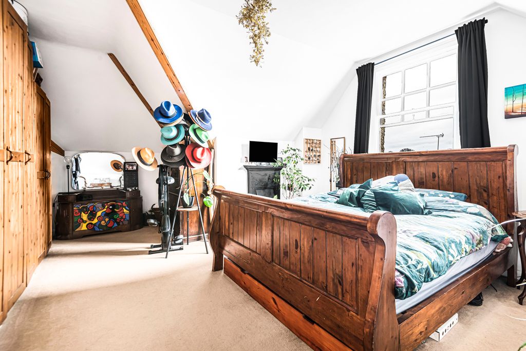 Property photo 2 of 15 16_45784