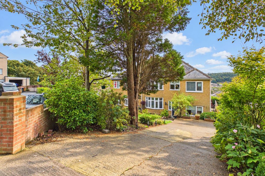 Property photo 1 of 27