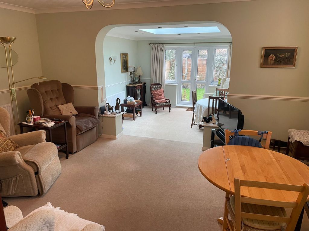 Property photo 2 of 11