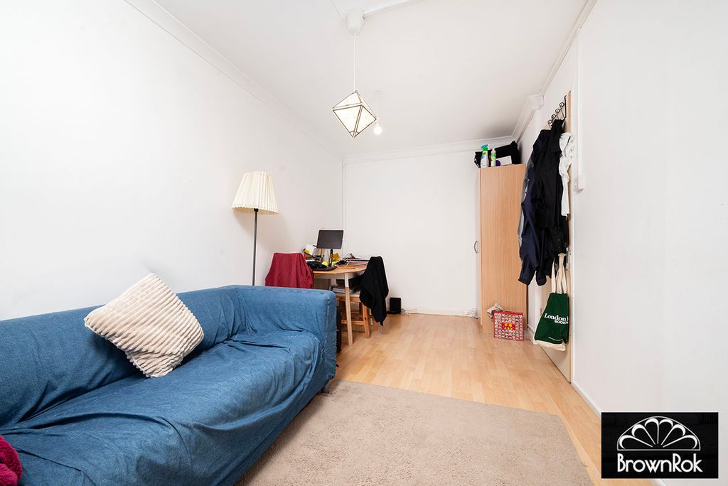 Property photo 3 of 10 W03