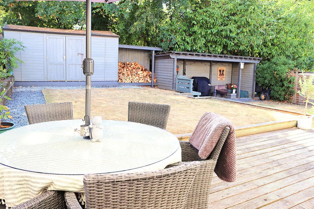 Property photo 2 of 21