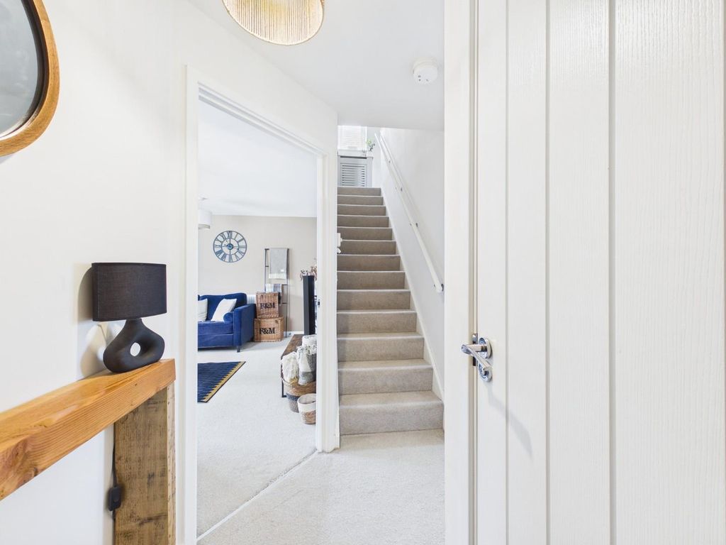 Property photo 2 of 29 Cam01268G0-Pr0444-Still014.Jpg